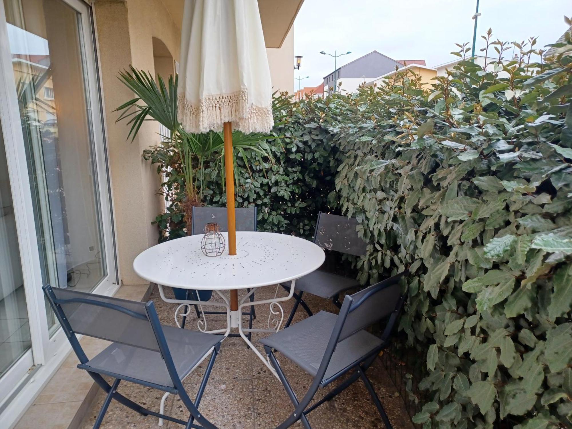 T3 Rez-De-Chaussee Lumineux Avec Terrasse Proche Plage Cucq Luaran gambar